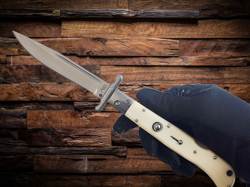 AKC 11 Italian Roma Swinguard Automatic Knife - Ivory (4.62 Polished)